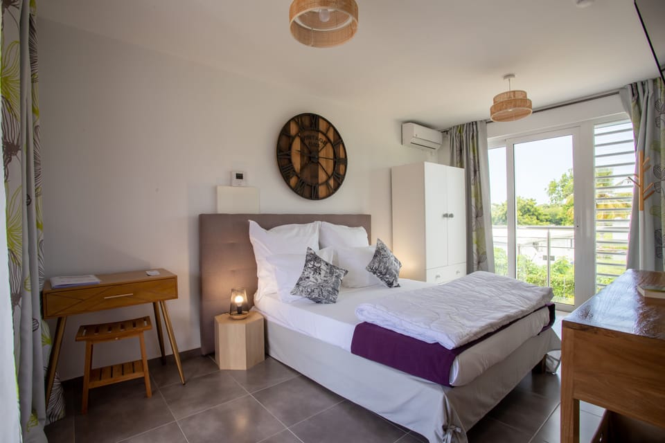 Superior Room, 1 King Bed, Balcony, Pool View | In-room safe, desk, laptop workspace, soundproofing