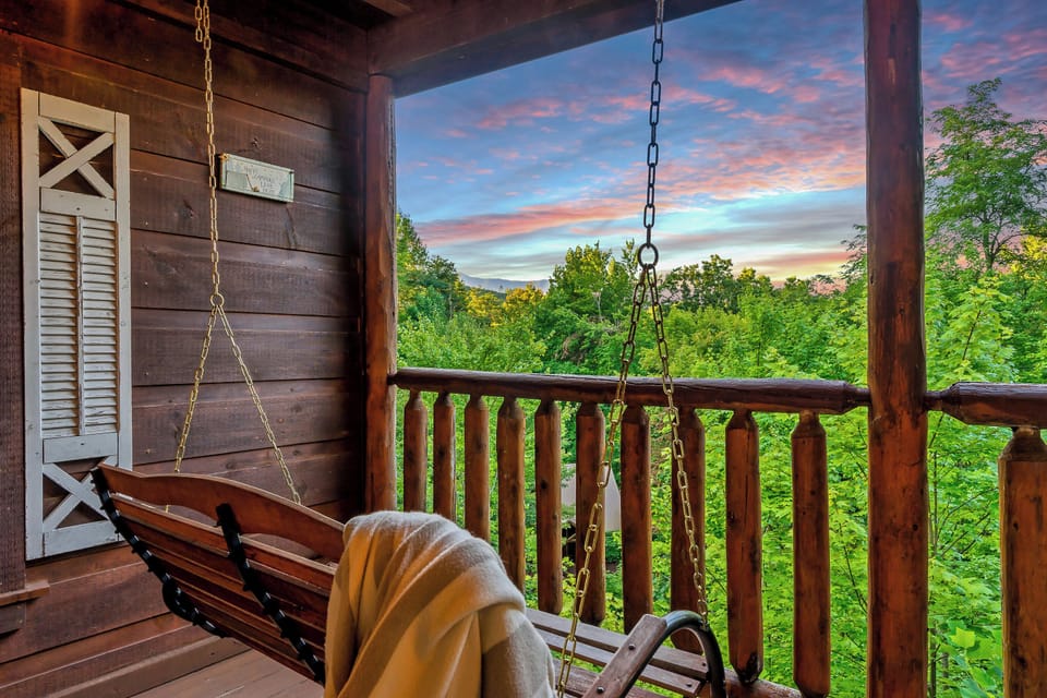 Enjoy the breeze while you swing | 1st Floor | Deck