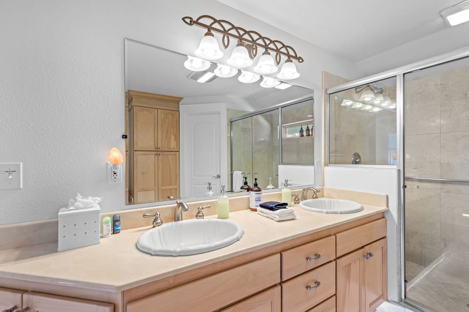 Primary Bedroom Ensuite Bathroom