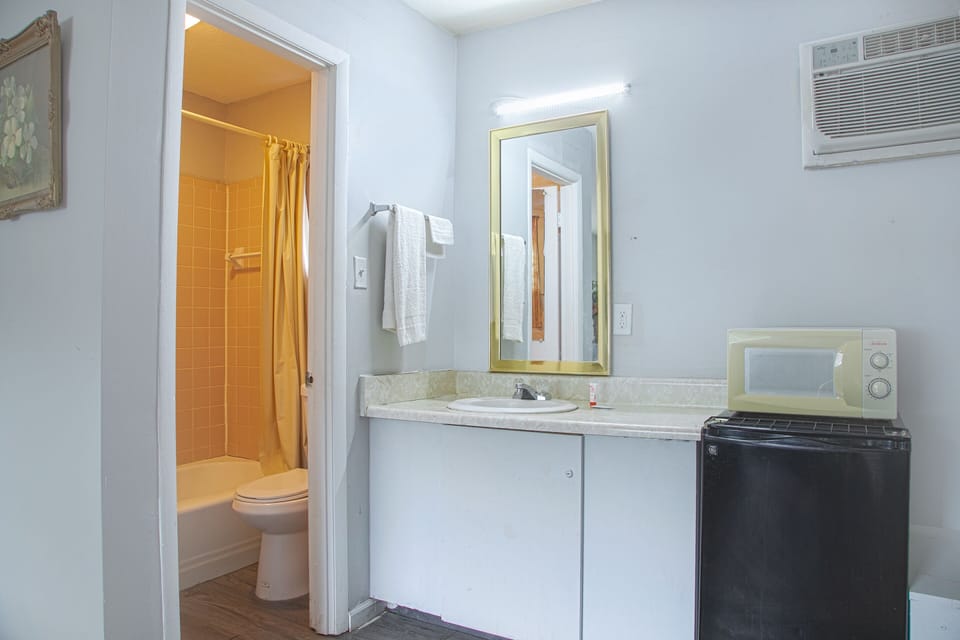 Free toiletries, towels