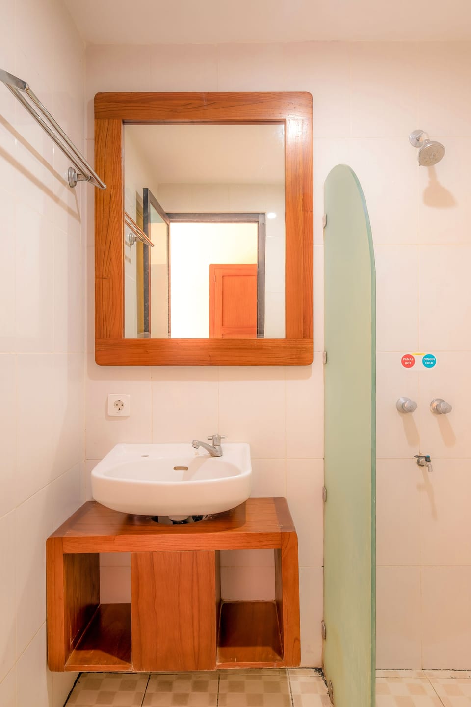 Deluxe Room | Desk, free WiFi
