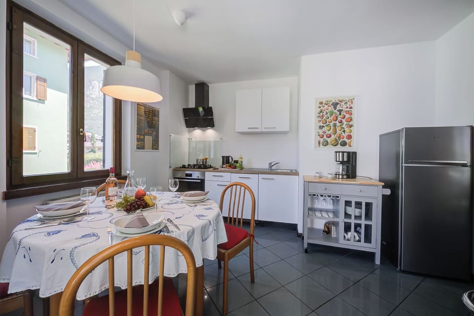 Family Apartment, Multiple Bedrooms (The Rock View) | Private kitchen | Fridge, microwave, oven, stovetop