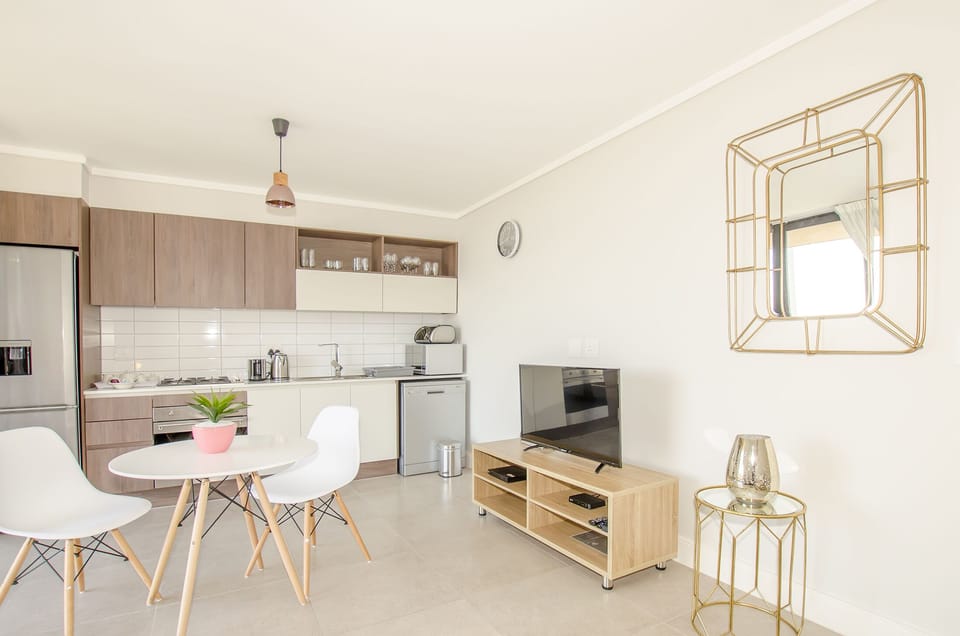 Deluxe Apartment | In-room dining