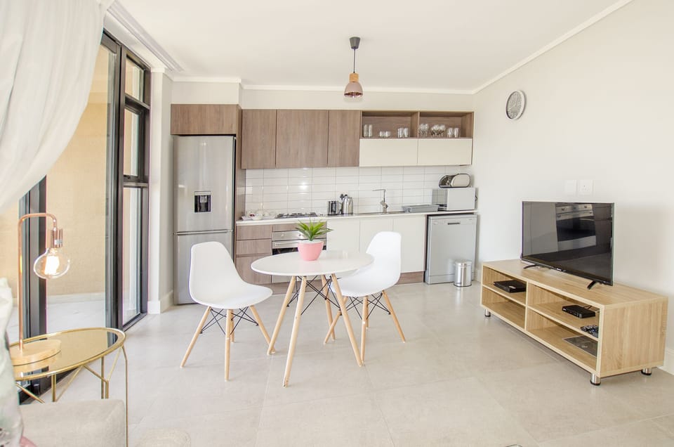 Deluxe Apartment | In-room dining