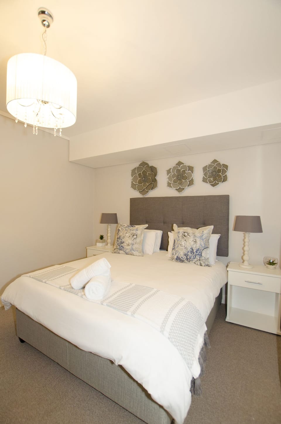 Deluxe Apartment | 1 bedroom, in-room safe, laptop workspace, iron/ironing board
