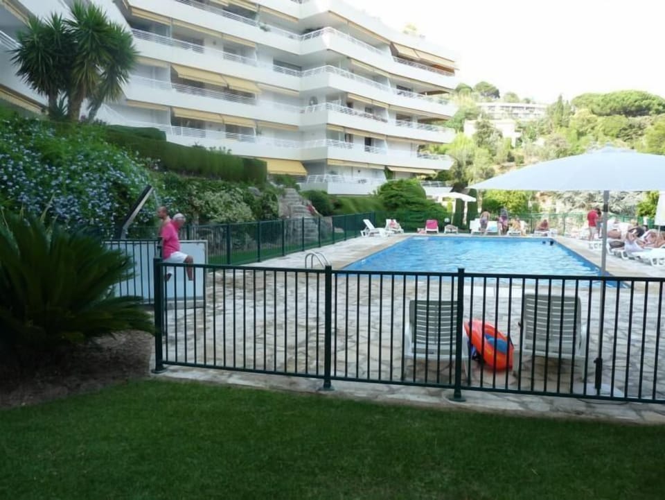 a closer look at the pool