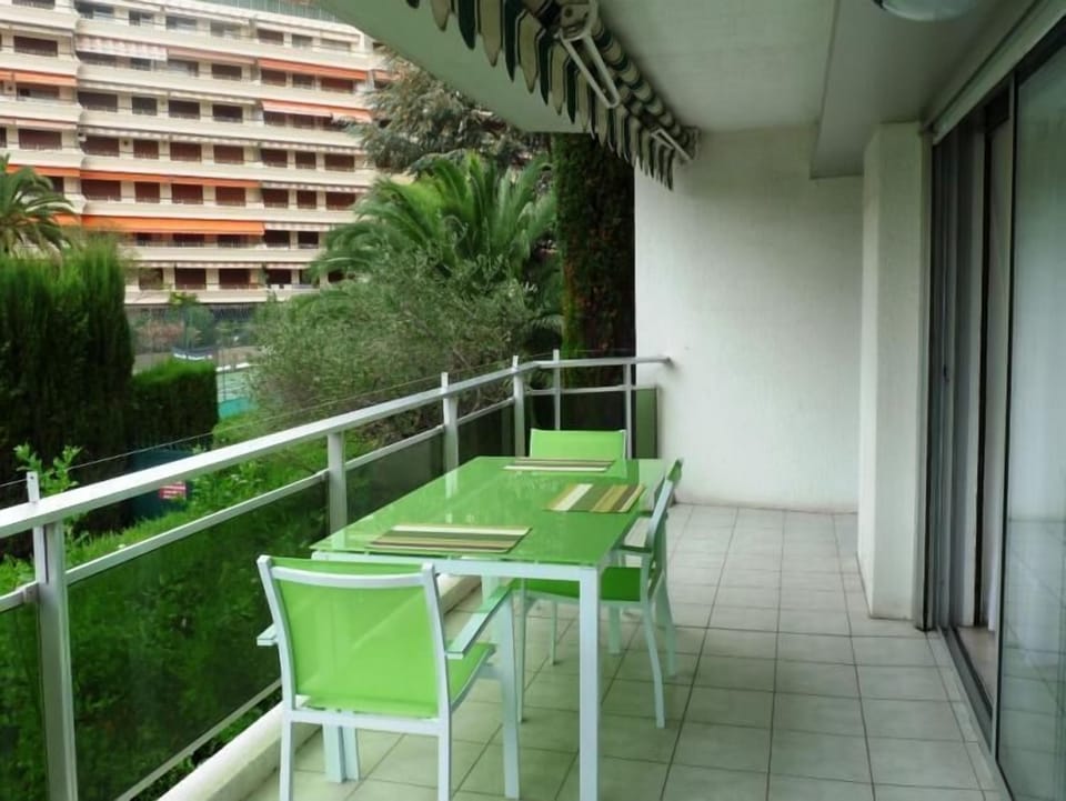 The terrace with outside seating