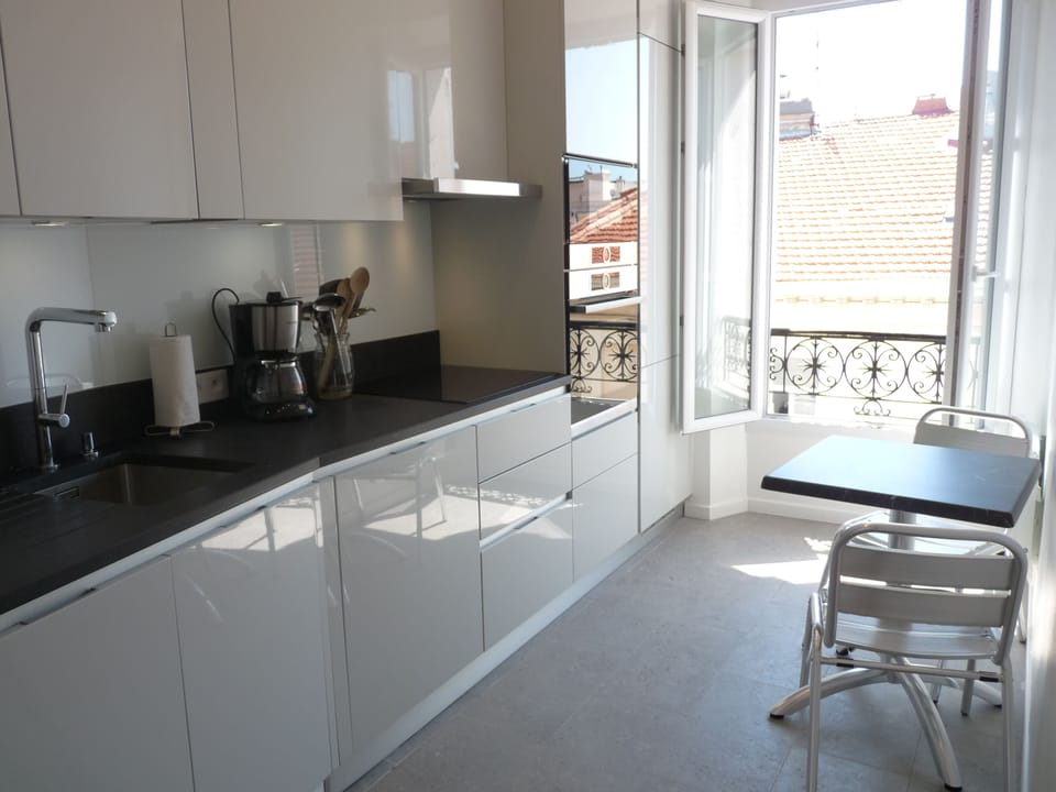 Nice big window & small table in the kitchen