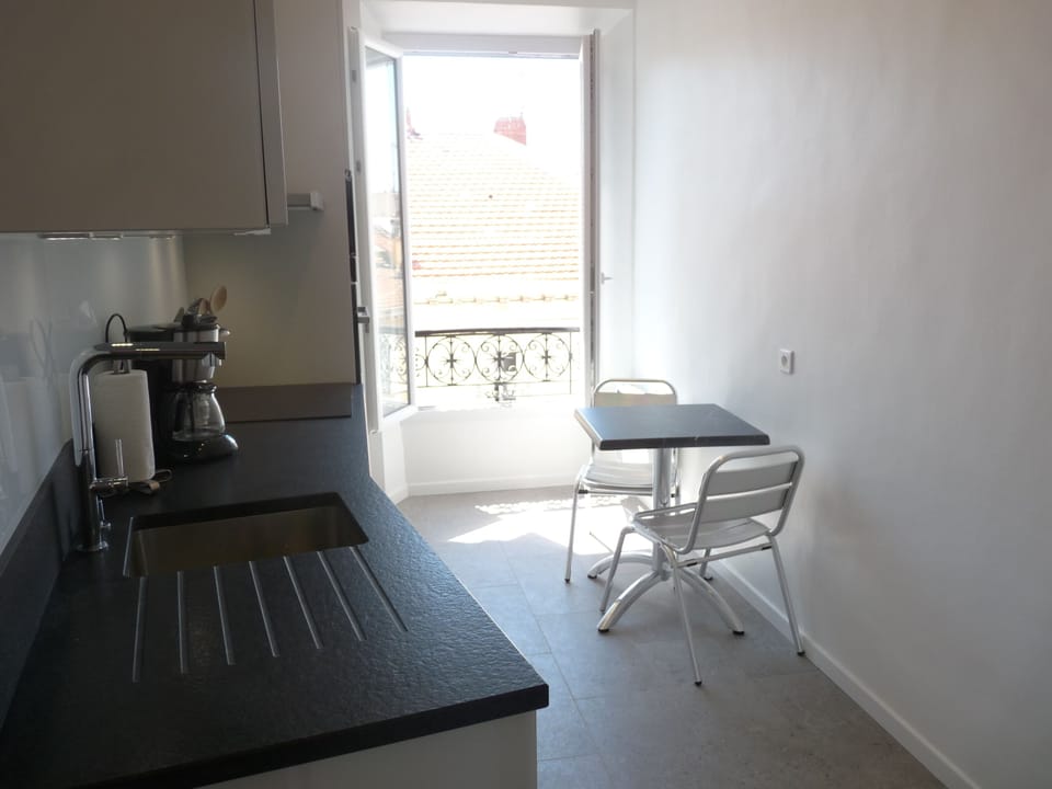 Another look at the kitchen