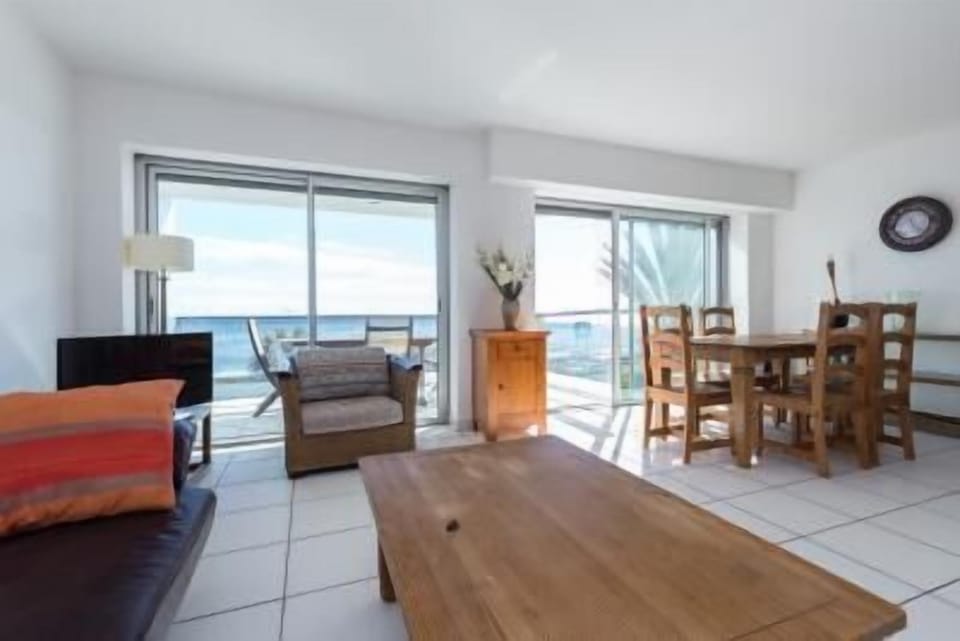 Living area with the terrace in the background