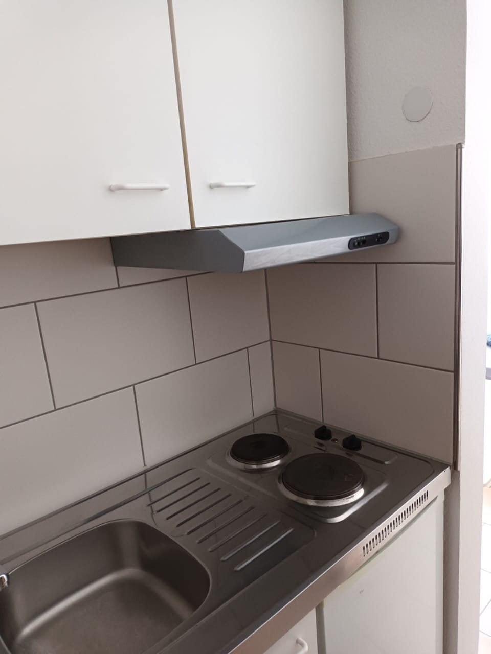 Business Studio | Private kitchenette | Full-size fridge, microwave, stovetop, espresso maker