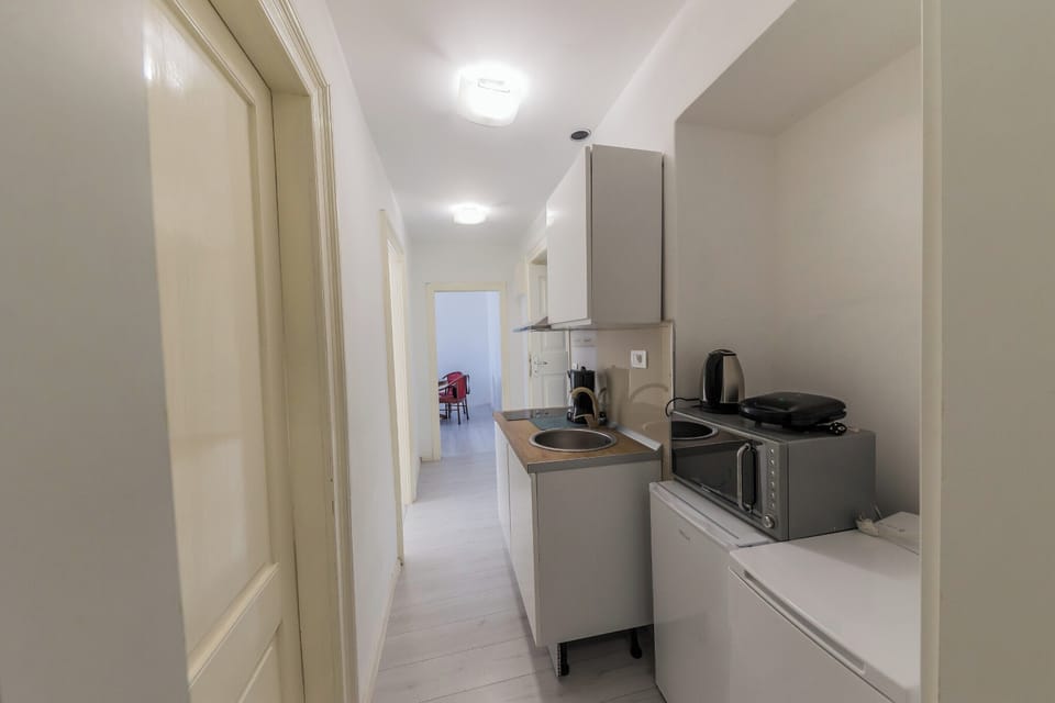 Apartment | Private kitchen | Fridge, microwave, stovetop, electric kettle