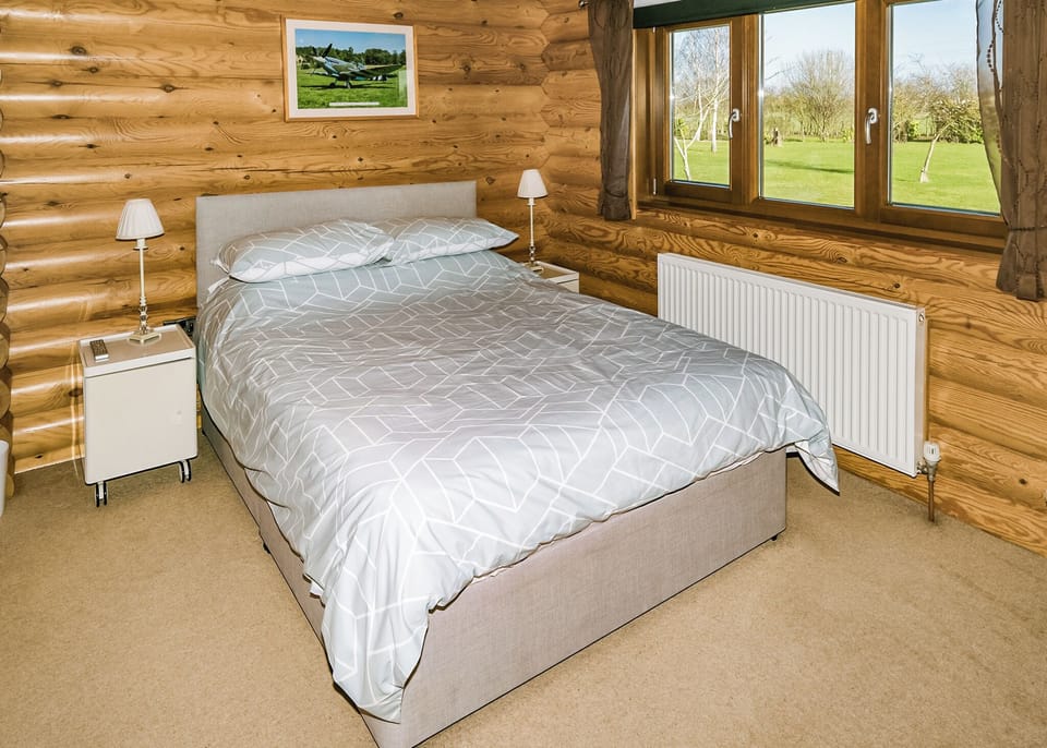 Bedroom, Bed