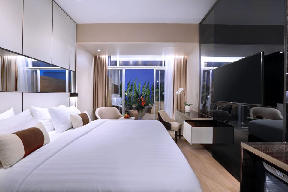Cabana Suite | Premium bedding, minibar, in-room safe, desk