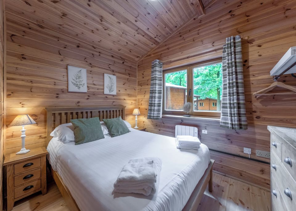 Bedroom, Bed