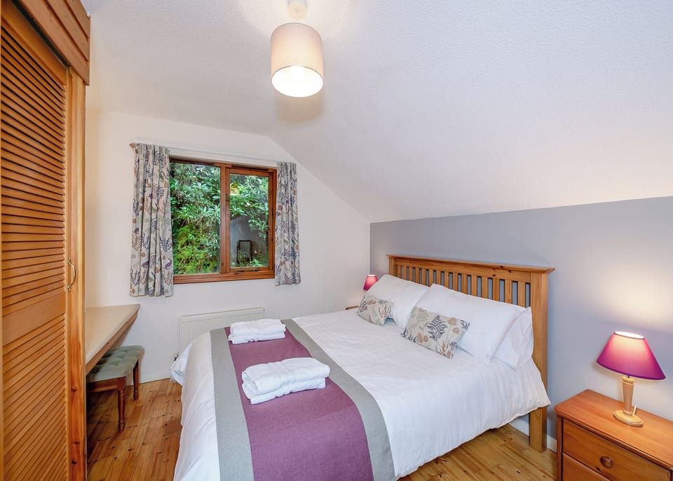 Bedroom, Bed