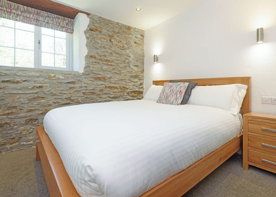 Bedroom, Bed, House