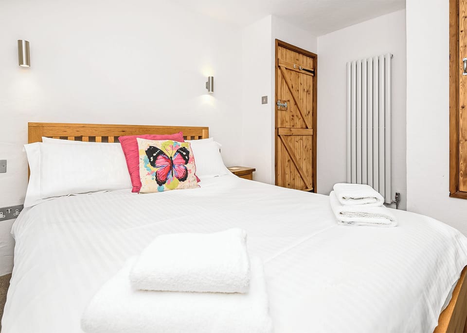 Bedroom, Bed, House