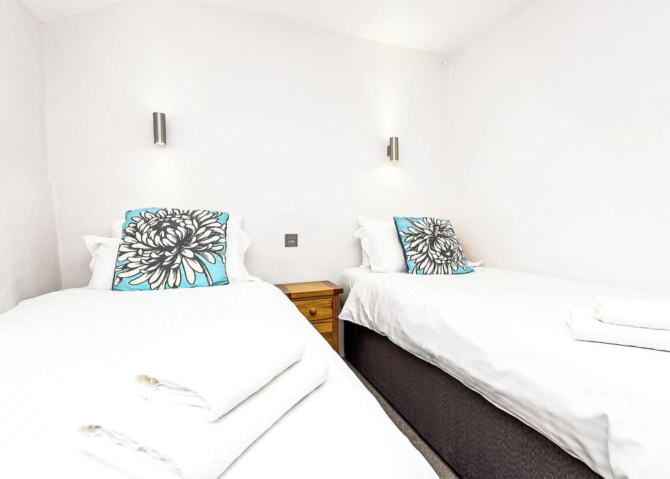 Bedroom, Bed, House