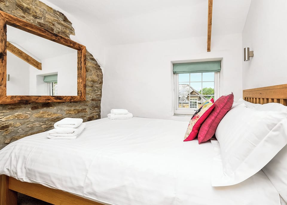 Bedroom, Bed, House