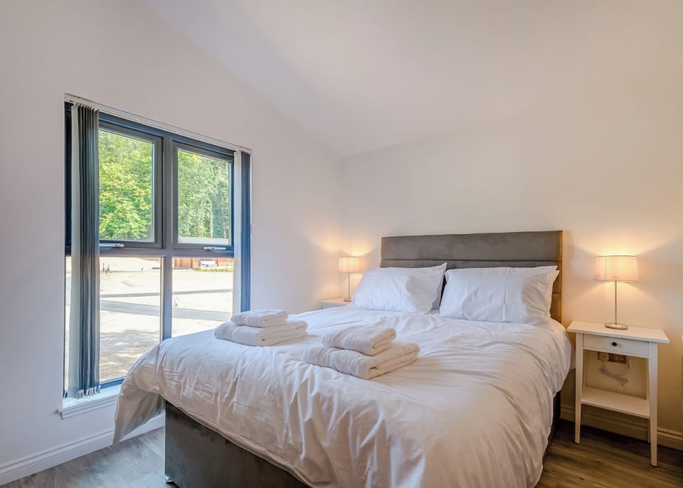 Bedroom, Bed