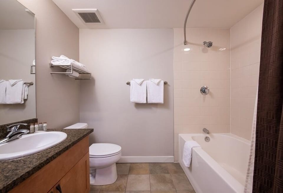 Studio | Bathroom | Towels