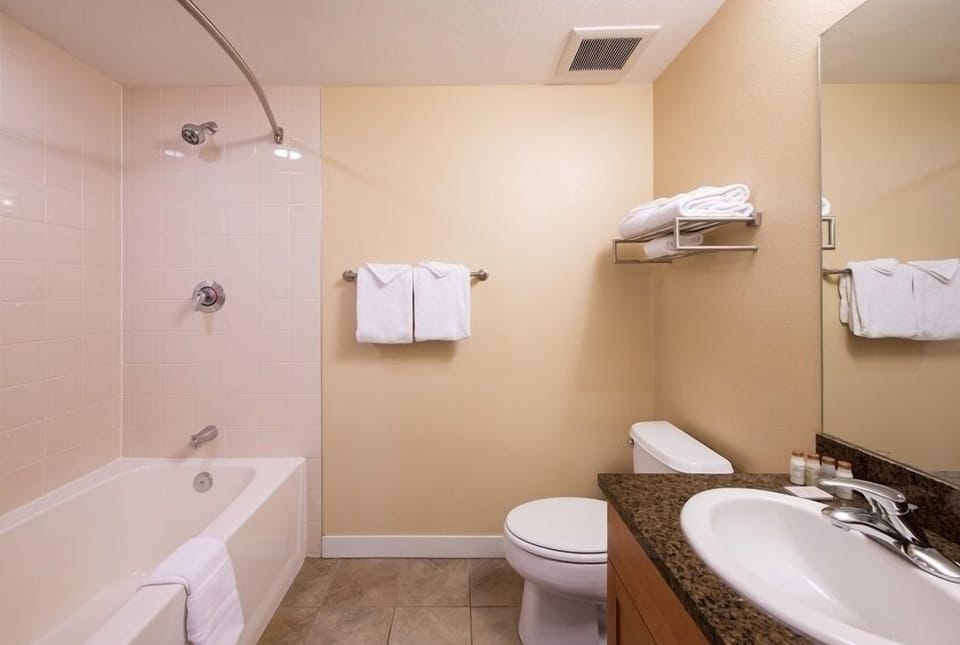 Studio | Bathroom | Towels