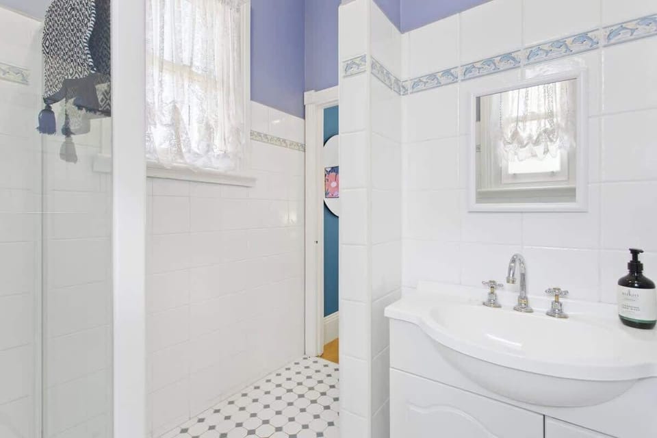 Ensuite bathroom.