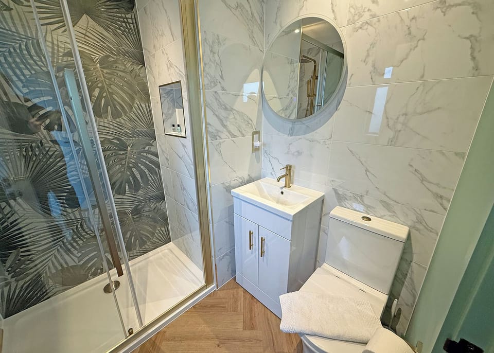 Shower, Bathroom, House