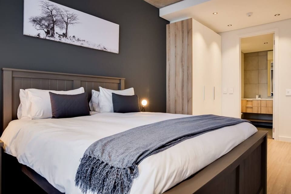 City Apartment | 1 bedroom, in-room safe, laptop workspace, iron/ironing board