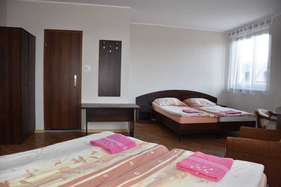 Premium Room | Blackout drapes, free WiFi, bed sheets