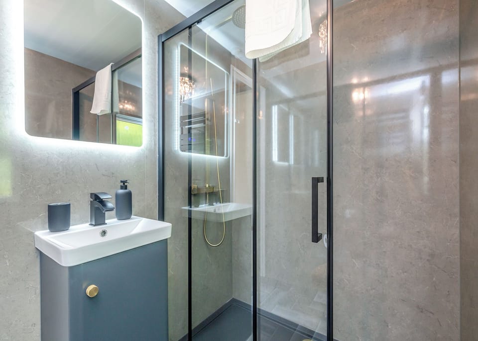 Shower, Bathroom, House
