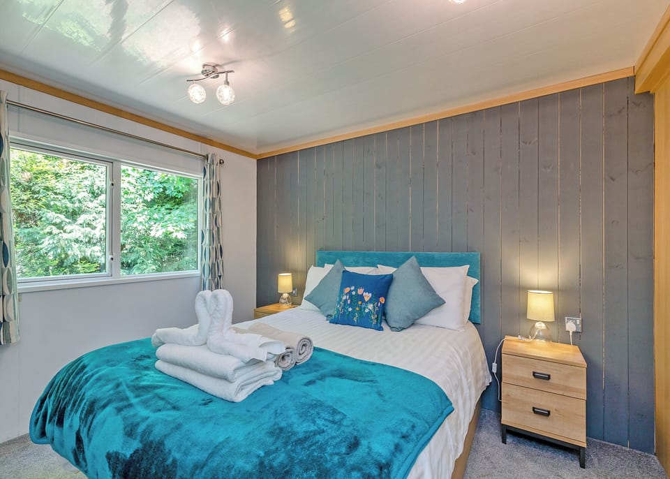 Bedroom, Bed, House