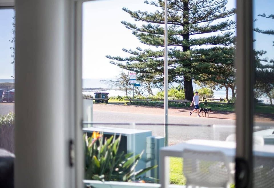 La Ronde One - Yamba beach front accommodation - View from the dining room