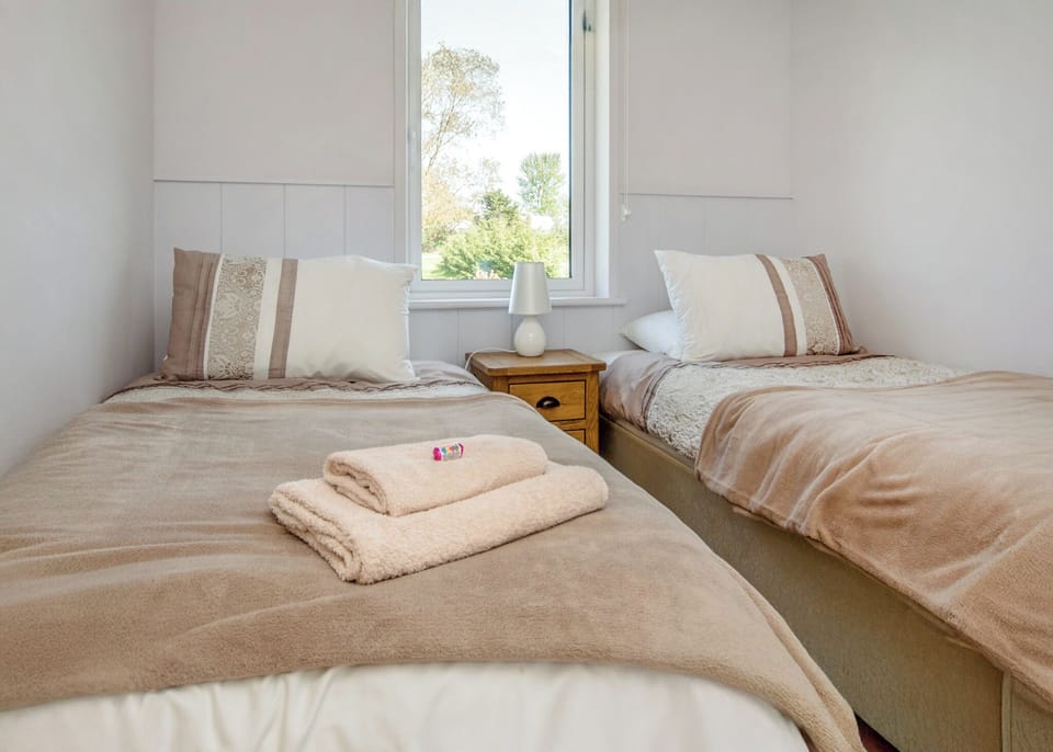 Bedroom, Bed
