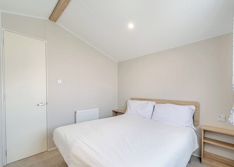 Bedroom, Bed, House