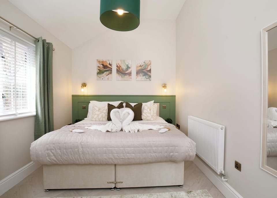 Bedroom, Bed, House