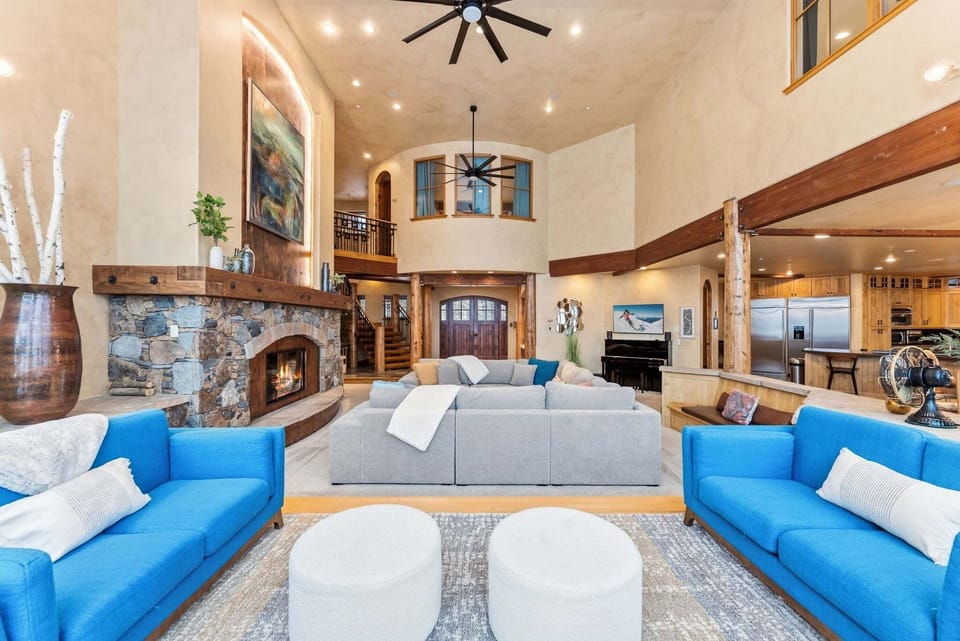 Home's Vibrant Center — The great room connects you to spa amenities and fun spaces—so comfort, laughter, and luxury are always within reach. 🏔️✨