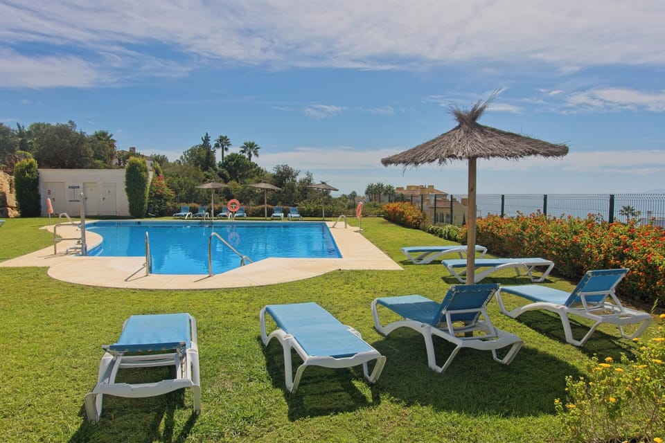 Swimming pool private to our small residence