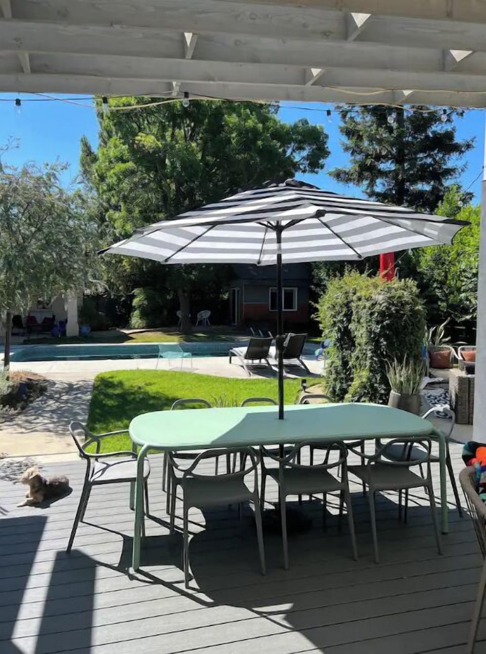 Outdoor dining