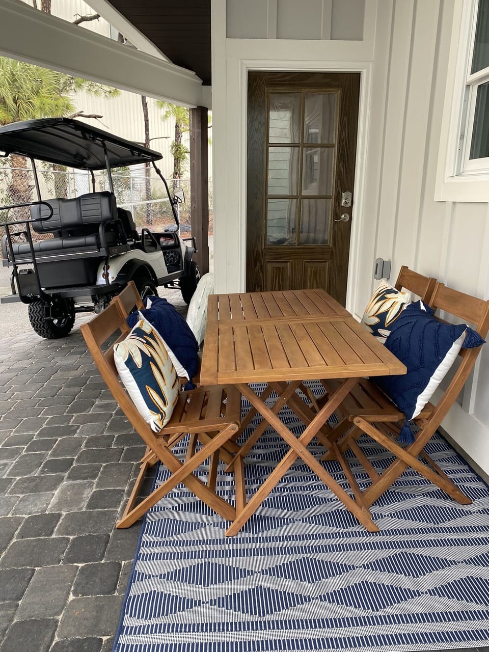 Outdoor Dining for 4