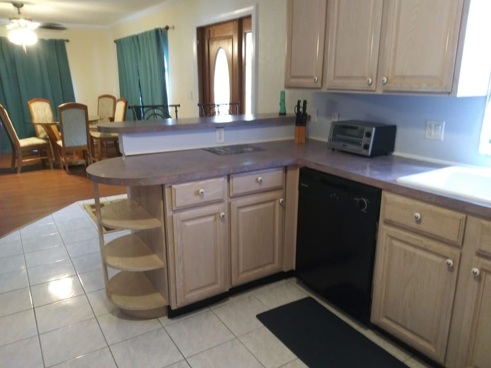 Plenty of counter space and a dish washer.