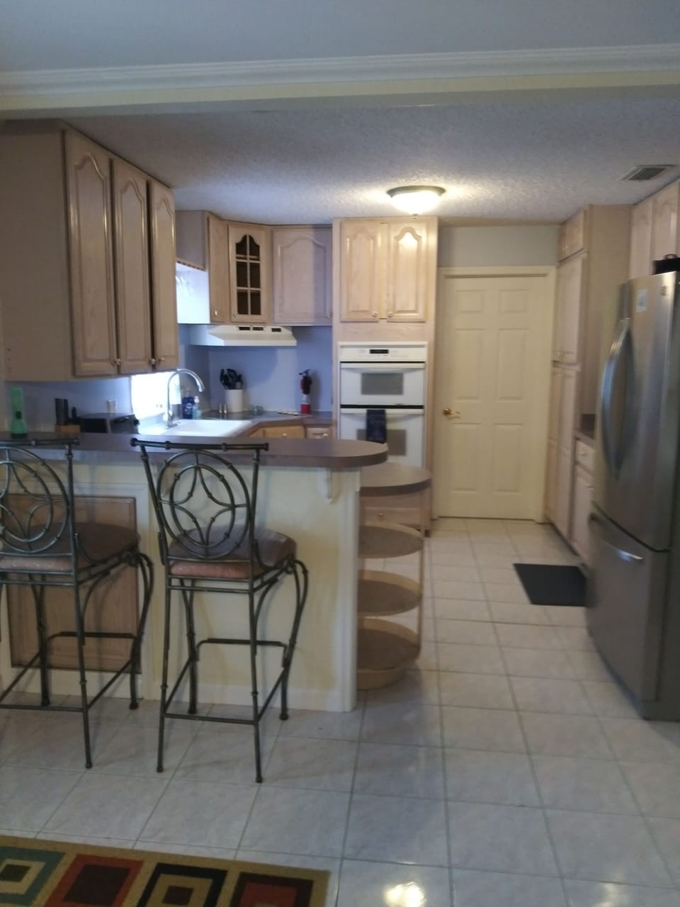 Kitchen Bar with another 2 seats