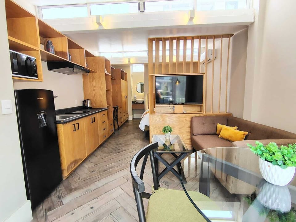 Executive Room, 1 Double Bed (Puebla) | Private kitchen | Fridge, microwave, stovetop, cookware/dishes/utensils