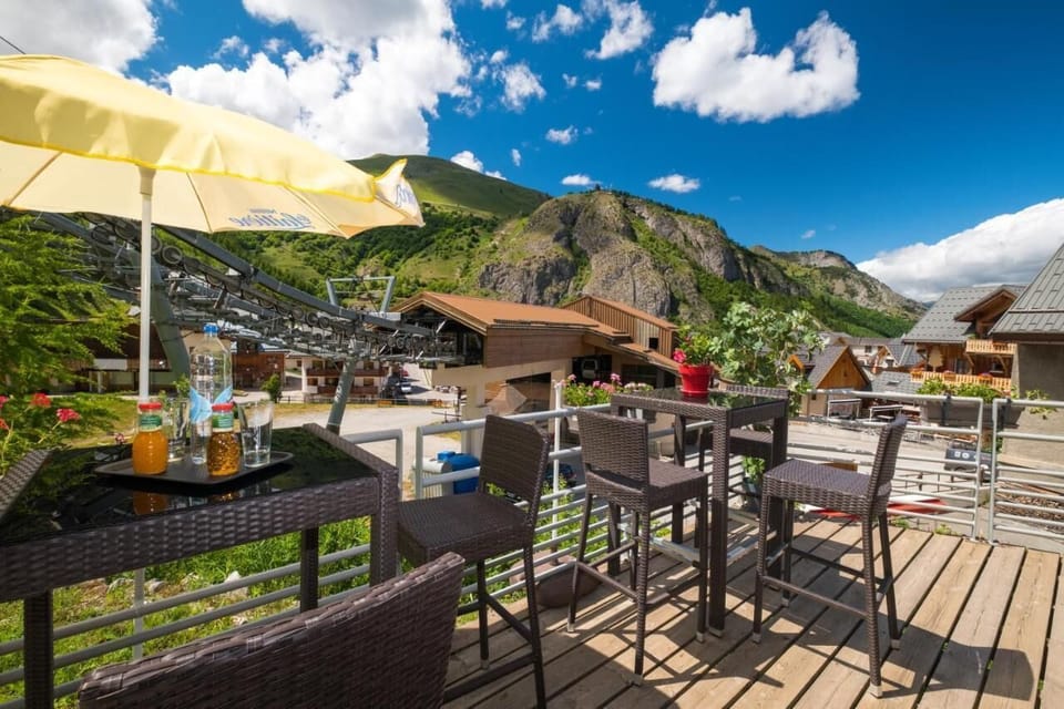 Enjoy meals outside!