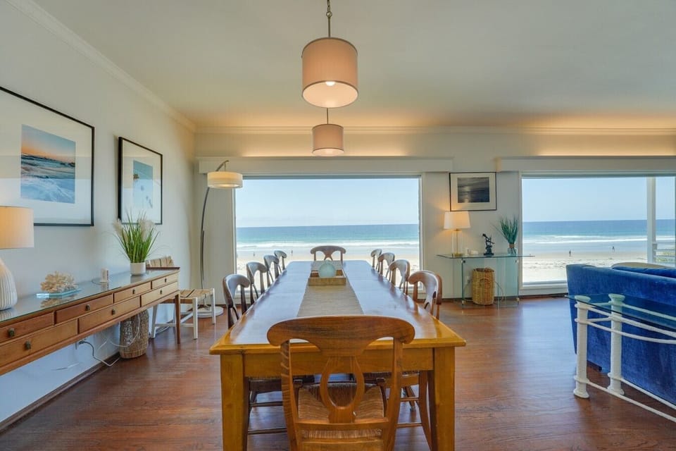 The dining table has seating for 10!