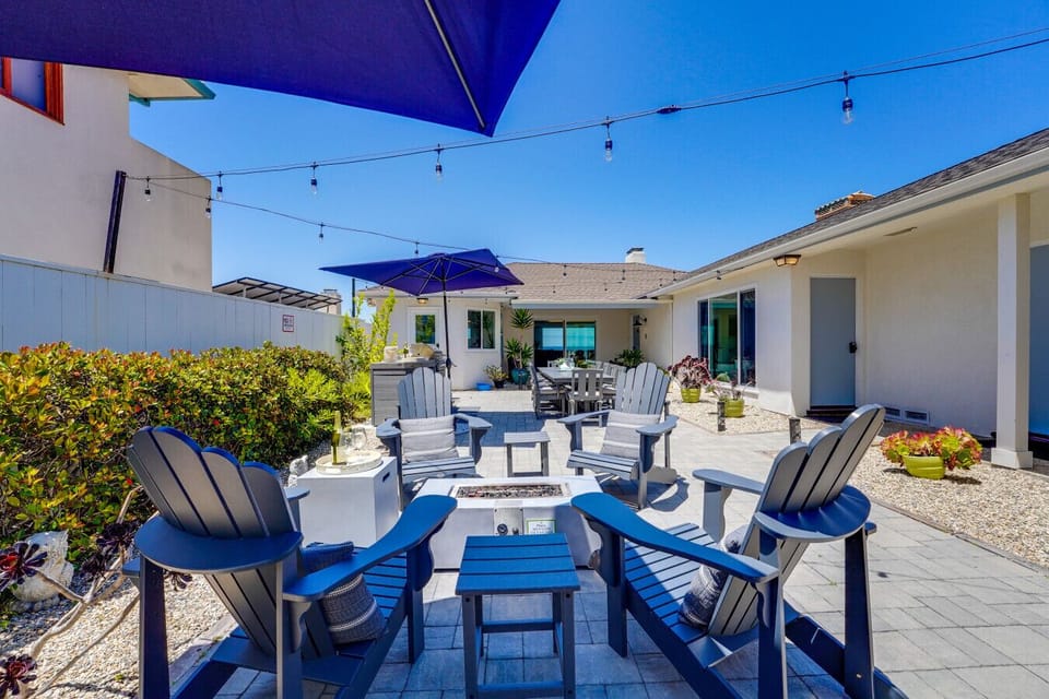 This exclusive getaway in La Jolla offers a perfect blend of comfort, privacy, and stunning coastal views.