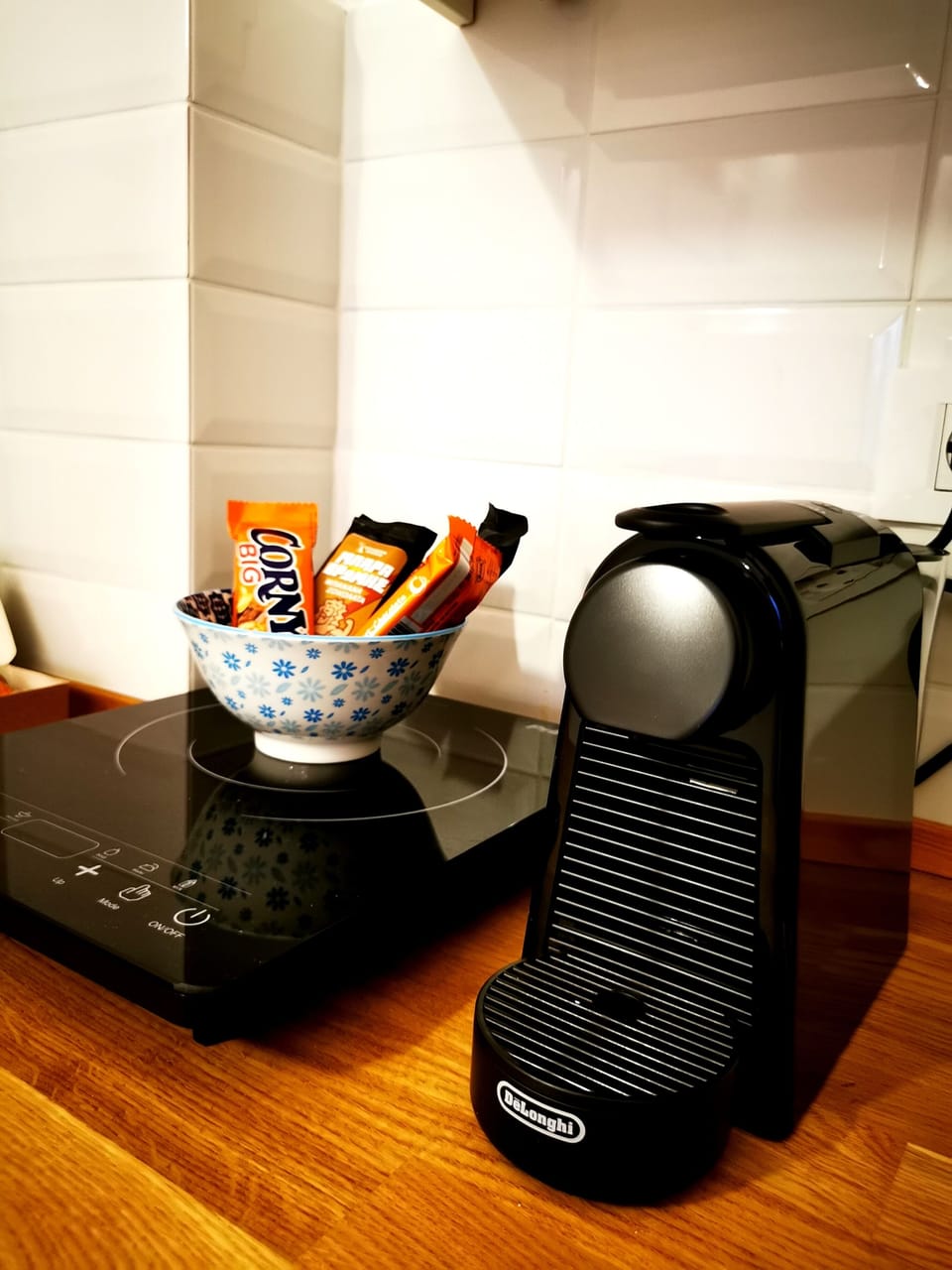 Family Apartment, 1 Queen Bed with Sofa bed, Balcony, Sea View (Room 3) | Coffee and/or coffee maker