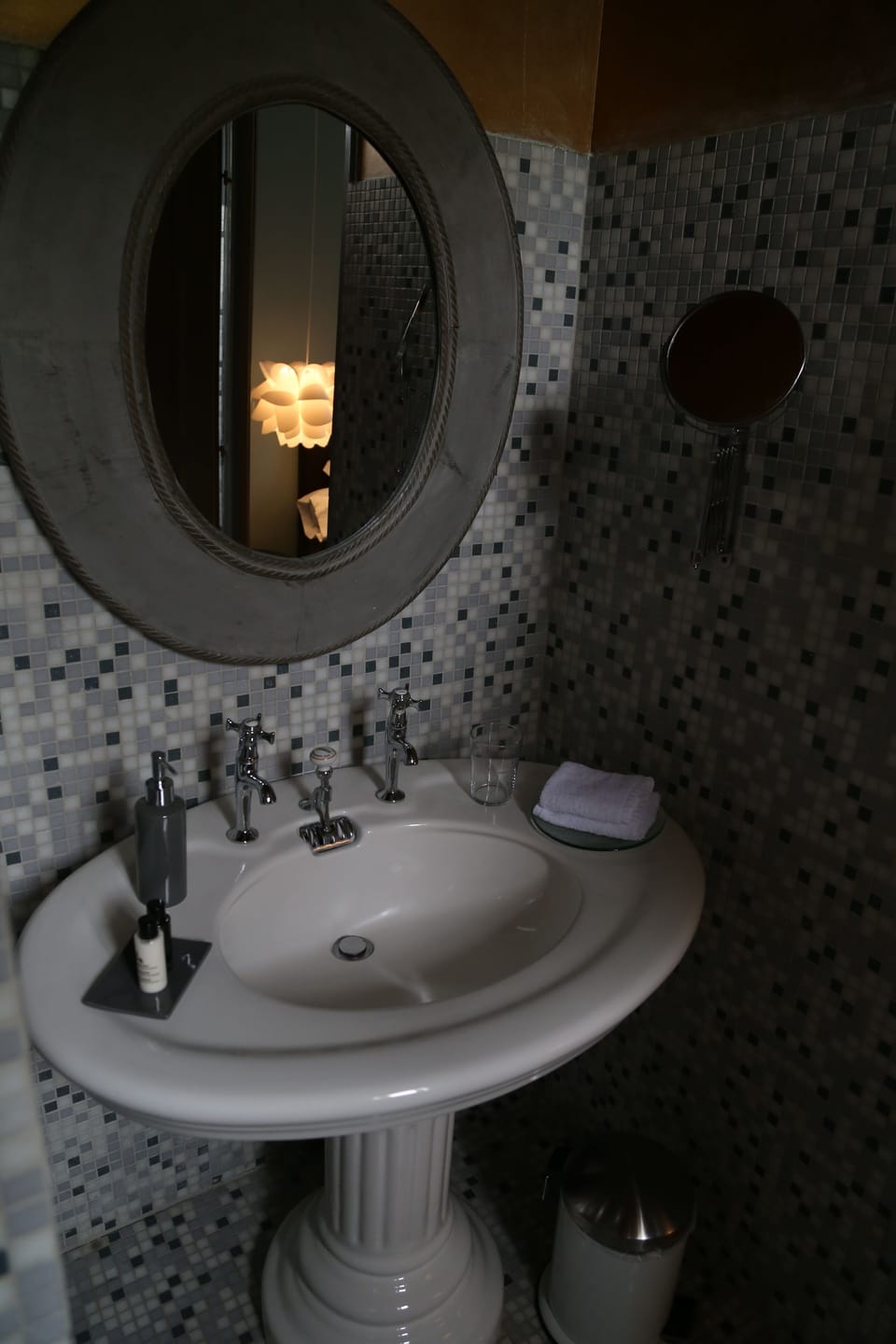 Comfort Double Room | Individually decorated, desk, free WiFi, bed sheets