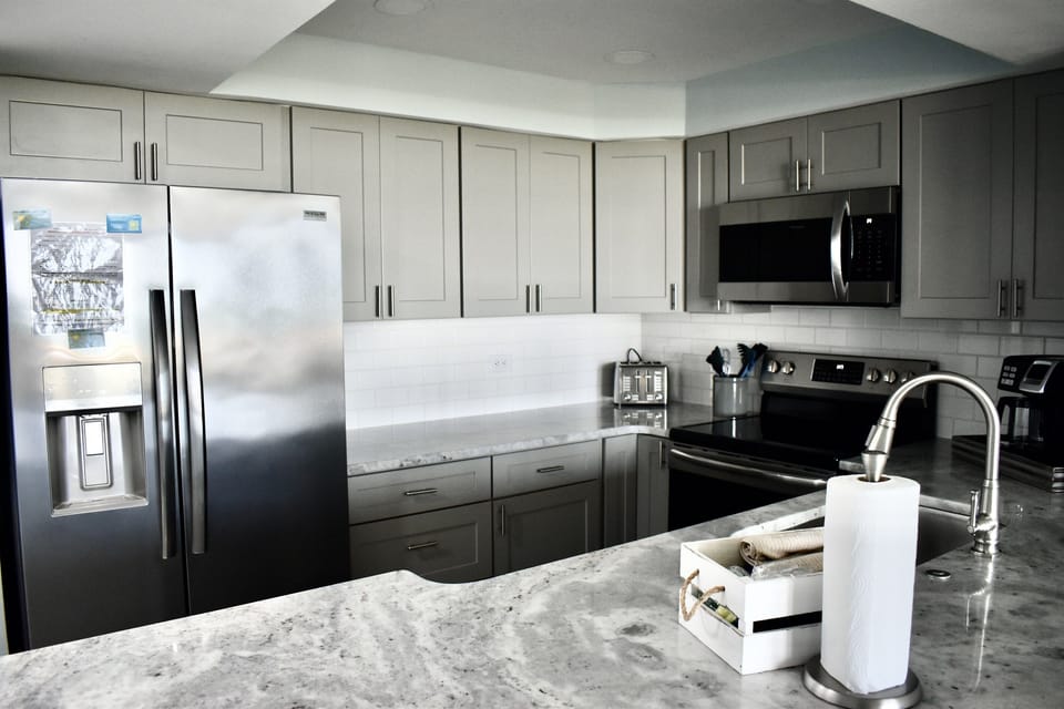 All new Stainless Appliances, Recessed Lighting, Tray Ceiling